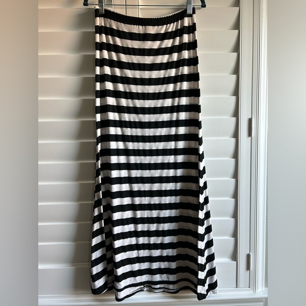 Black & White Striped Skirt